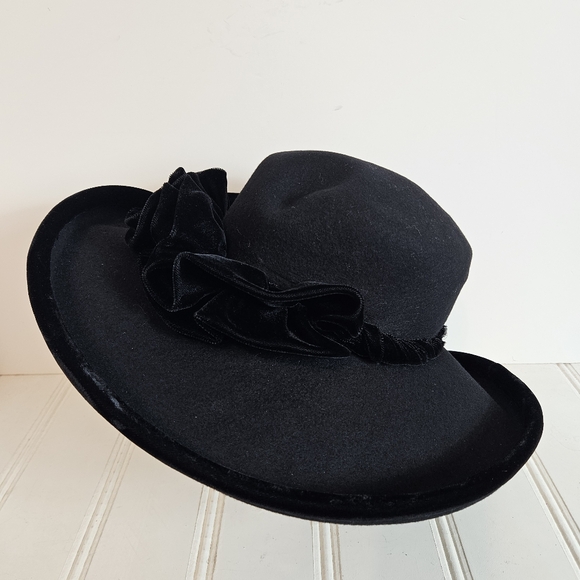 Vintage Saks Fifth Avenue Black Wool Hat Women’s Italy Velvet Band Trim main image 6